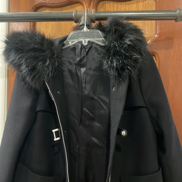 ZARA FUR HOODED BLACL JACKET WITH FRONT POCKETS - Picture 3 of 8